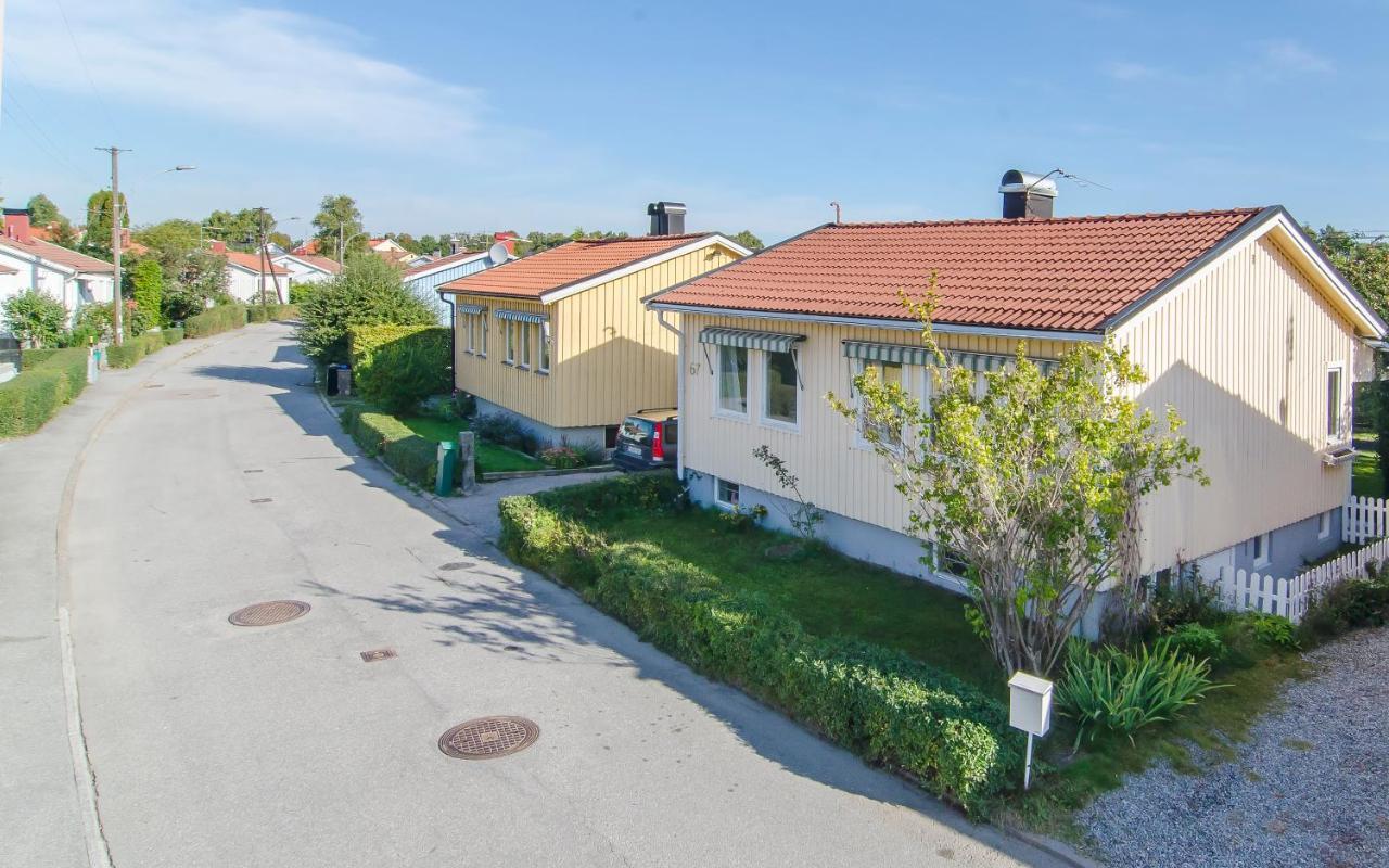 Tallkrogen Romantic House - Upper Or Lower Apartment ストックホルム エクステリア 写真