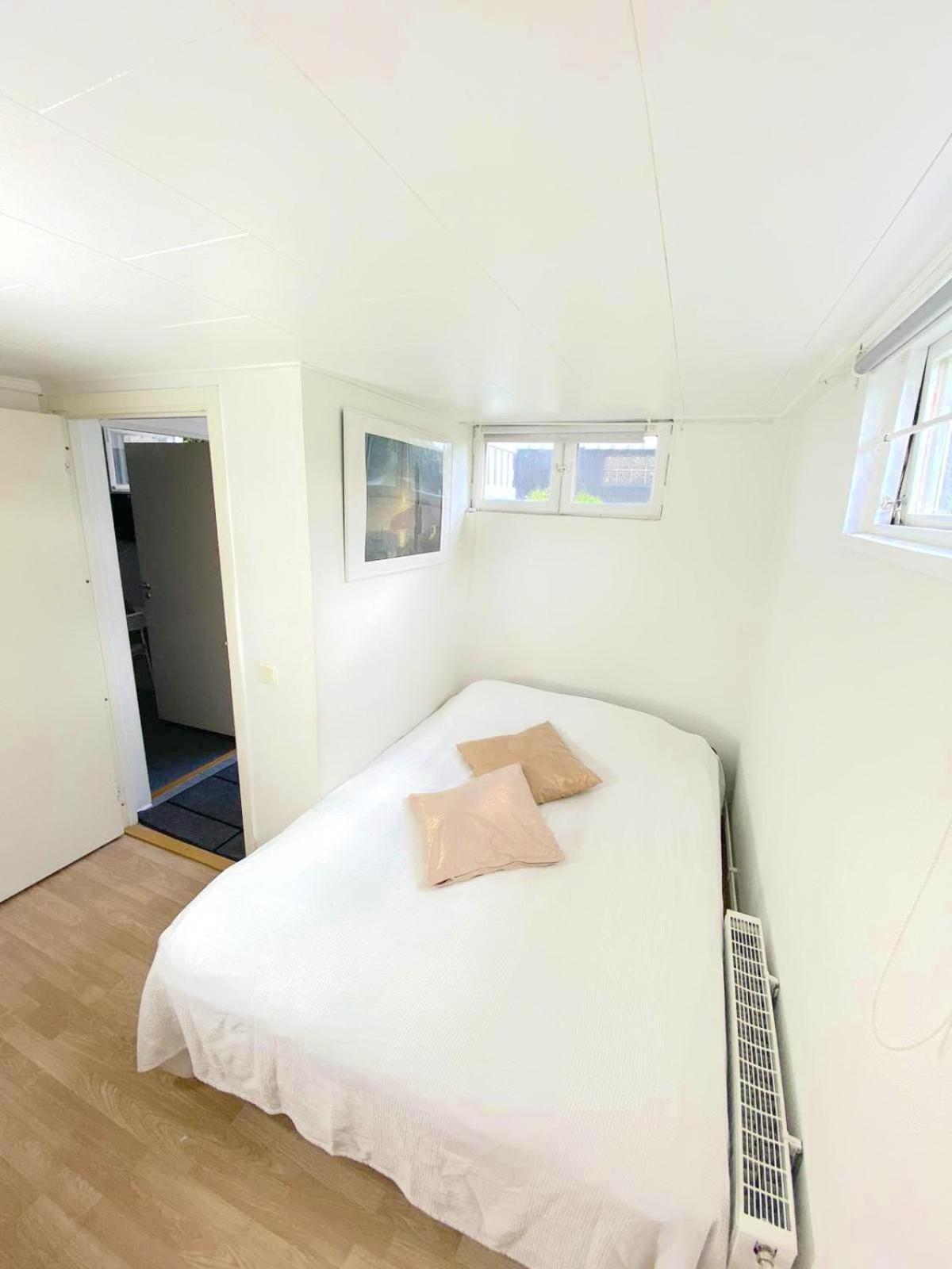 Tallkrogen Romantic House - Upper Or Lower Apartment ストックホルム エクステリア 写真