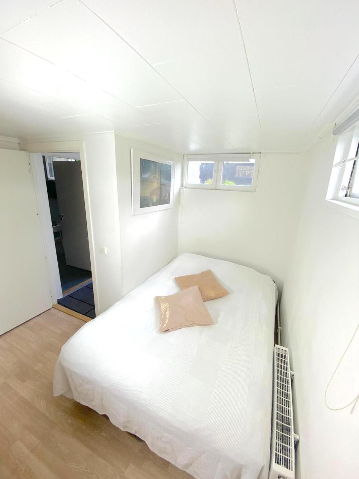 Tallkrogen Romantic House - Upper Or Lower Apartment ストックホルム エクステリア 写真